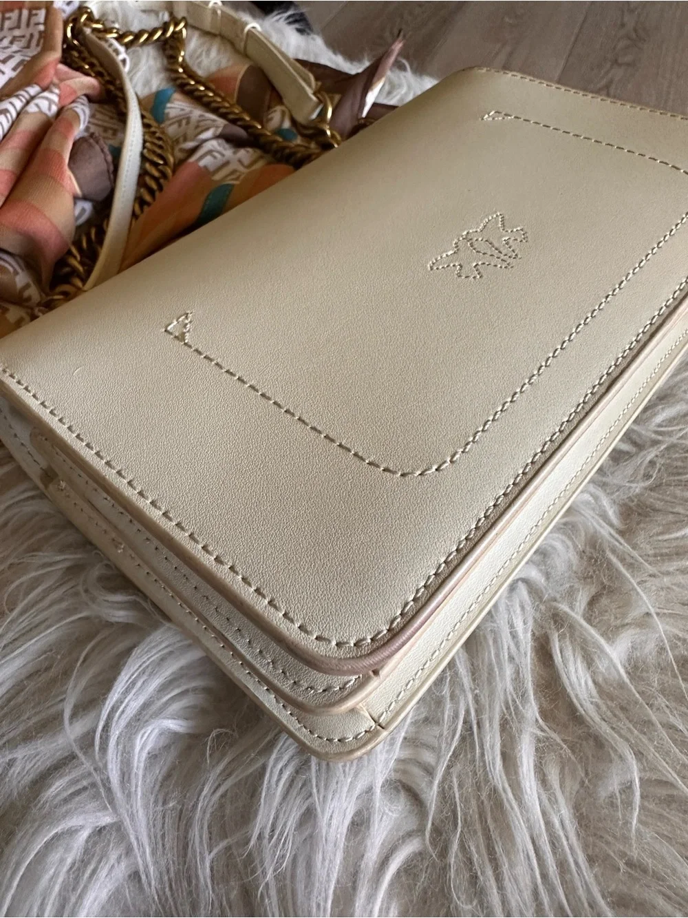 ✨Authentic Pinko Genuine Leather Crossbody in White & Gold, Stunning Condition✨